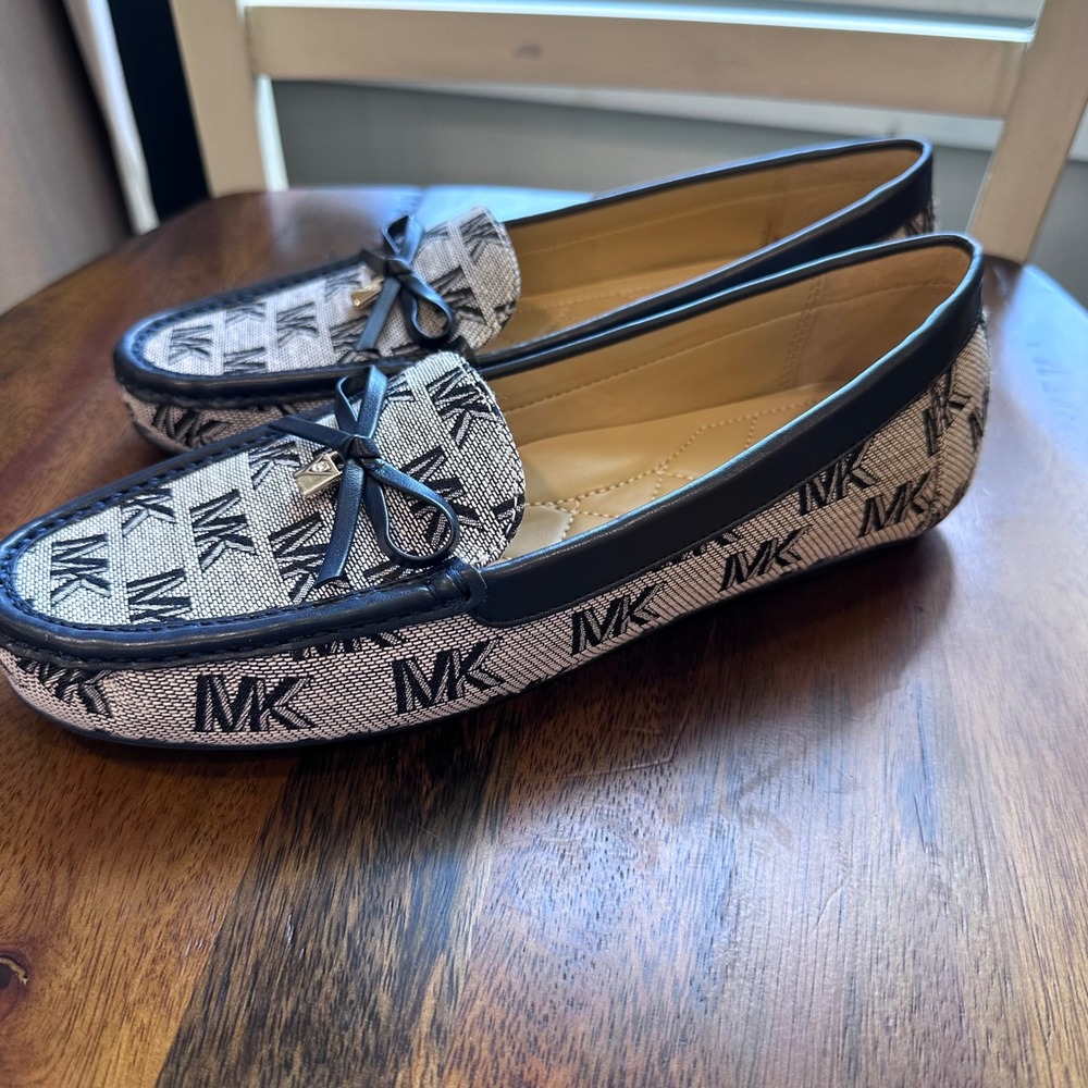 Michael Kors Lillie Moc Loafers Women 7M Blue Monogram Textile Bow Padlock Charm - Picture 3 of 12